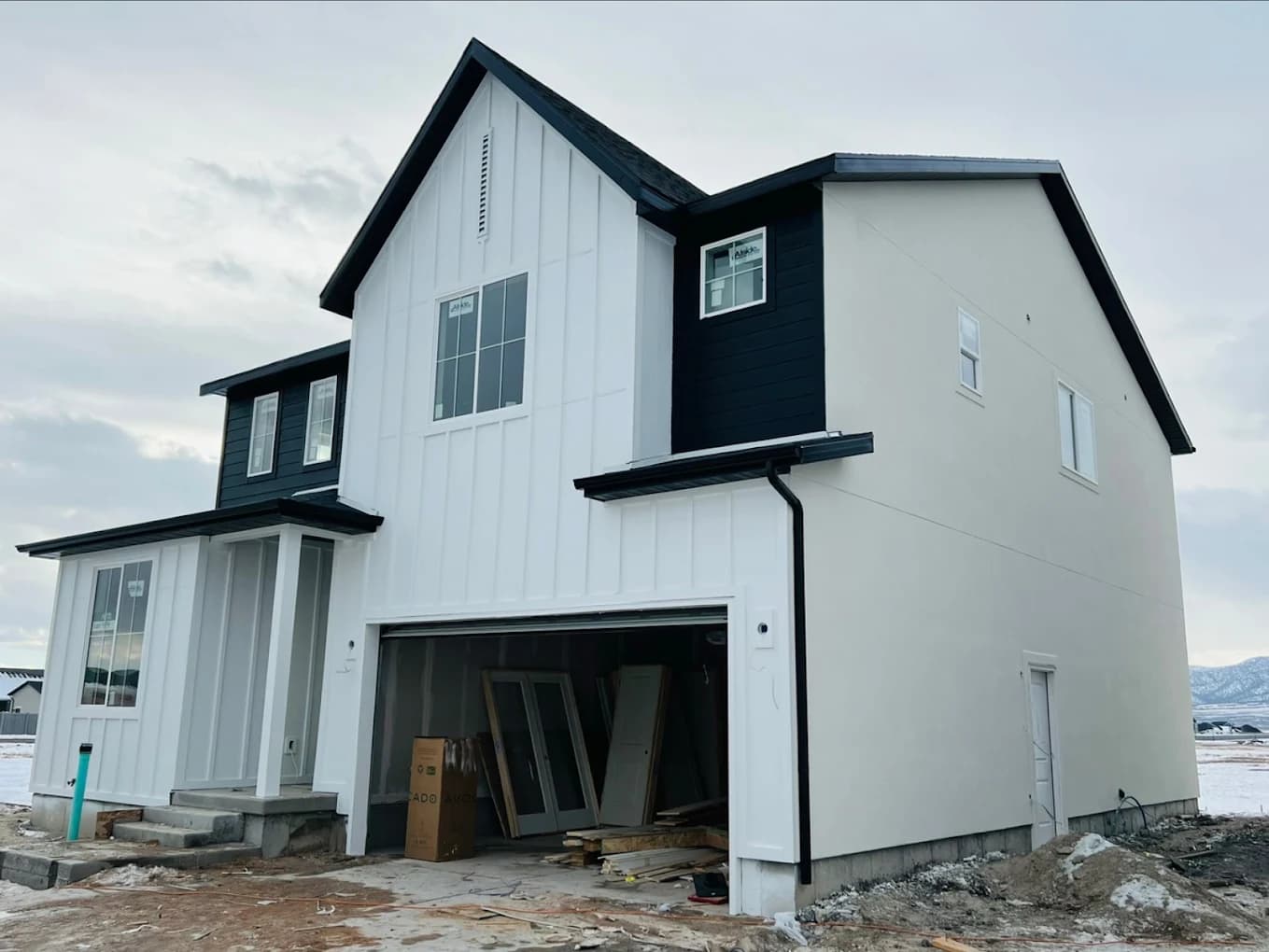 NARAF Construction | Utah Roofing & Exteriors - Roof repair & replacement, siding, stucco, and gutters across Salt Lake City, Ogden, Provo & the Wasatch Front. portfolio photo