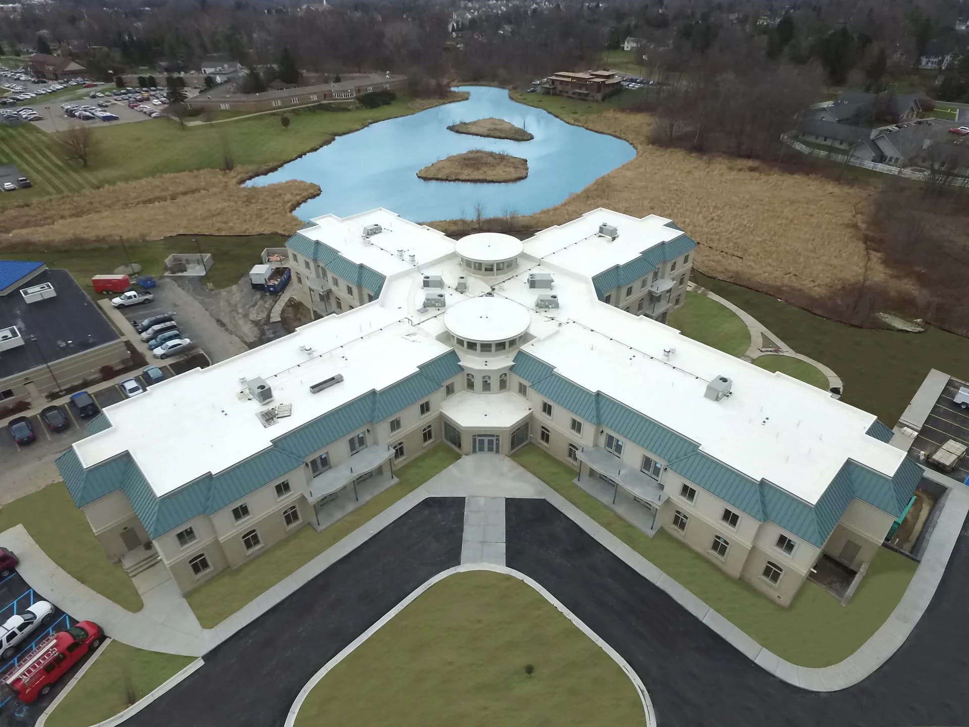 Completed roofing project of a retirement facility completed by A&M.