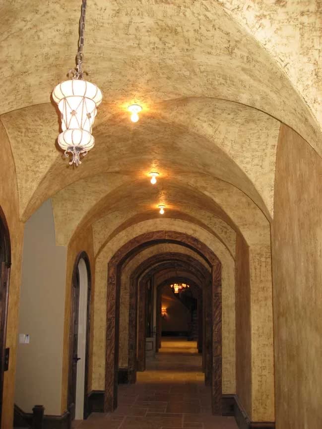 custom-drywall-arched-hallway