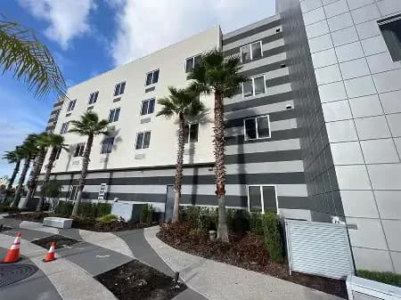 Commercial exterior painting service