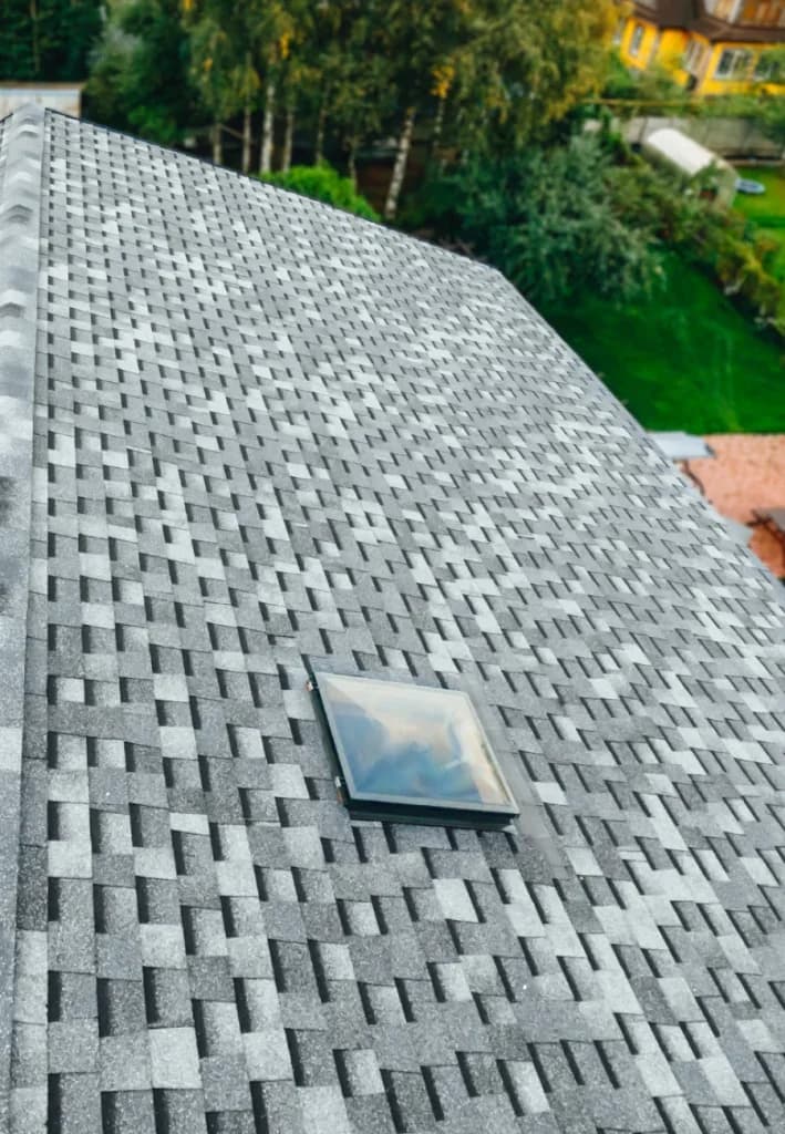 asphalt roofing installation