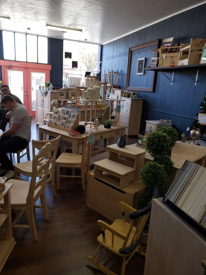 Four Sisters Furniture, Custom Framing & Gifts portfolio photo