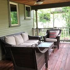 Enhance Your Deck with Peralta Painters: Premier Deck Refinishing Services in Oak Park, IL