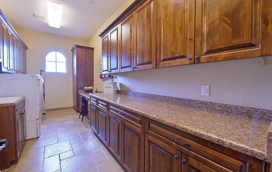 Light brown kitchen cabinets