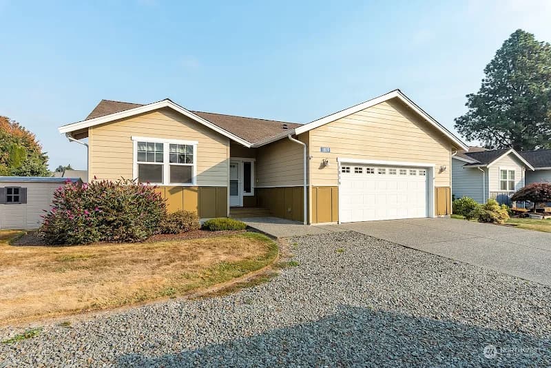 Clay Hughes portfolio photo