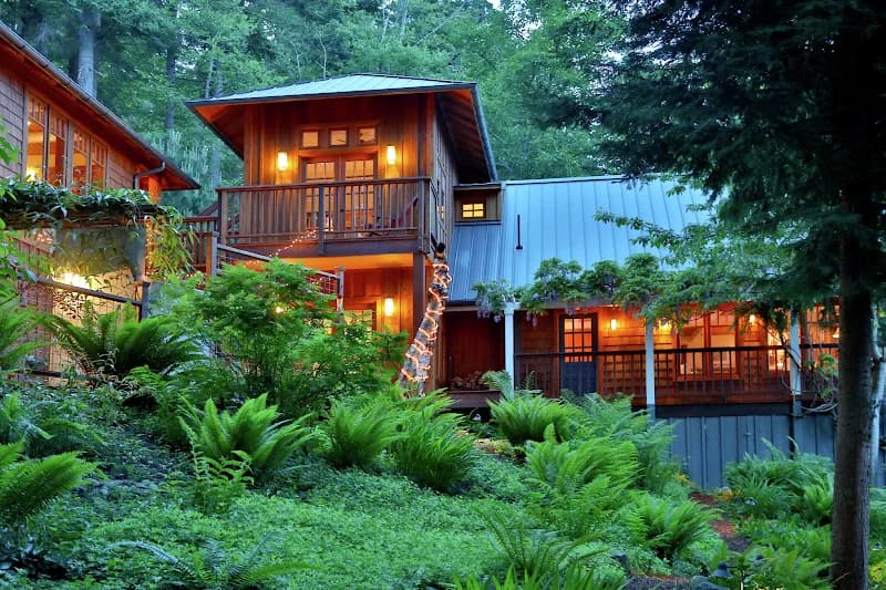 Clay Hughes portfolio photo