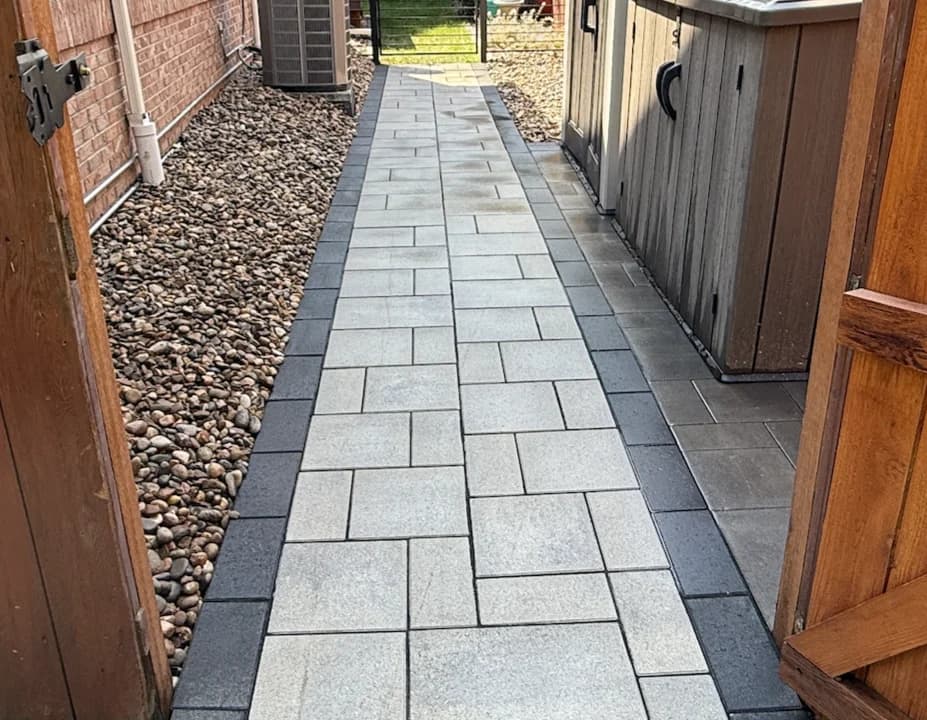 Paver walkaway