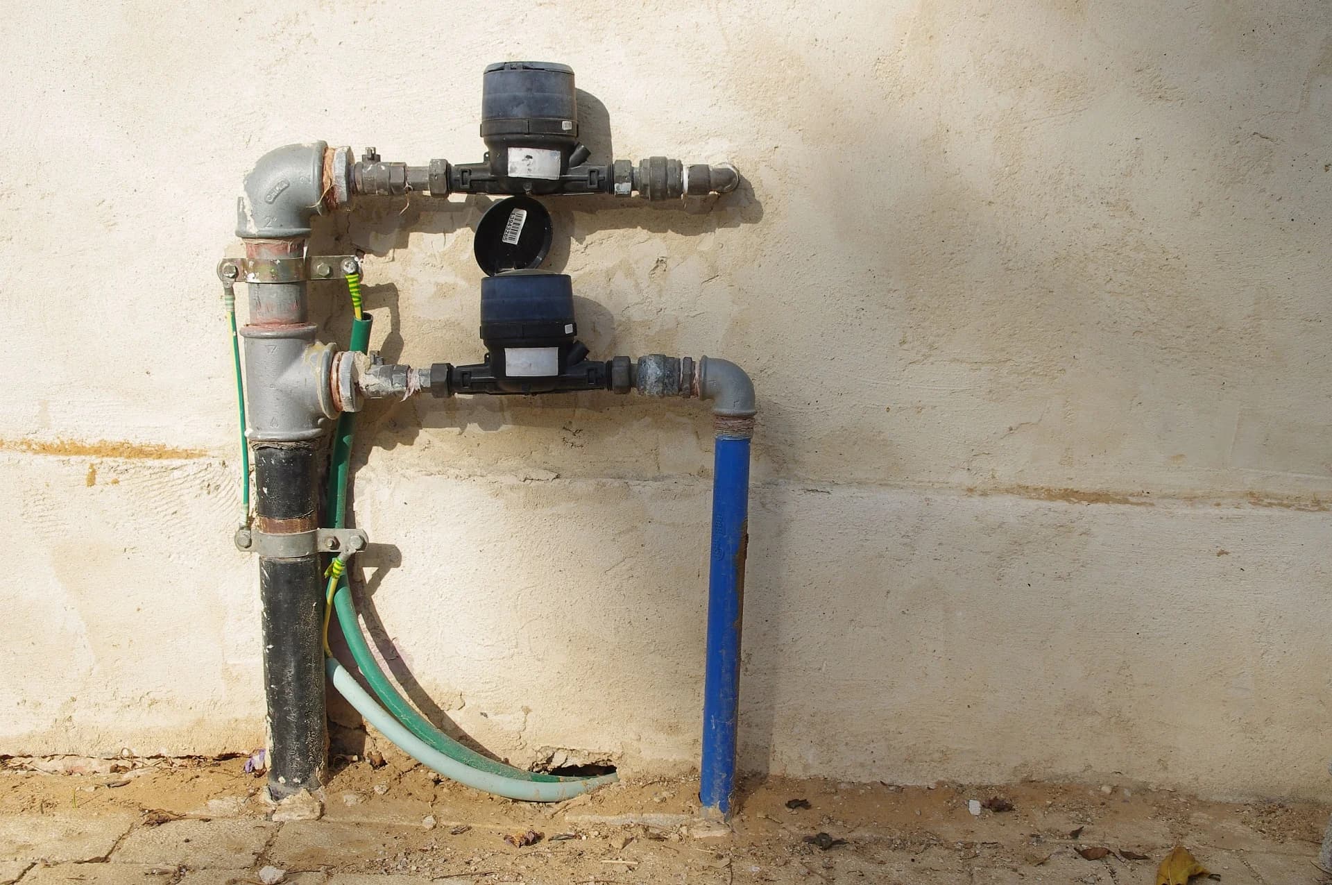 Why Outdoor Plumbing Connections Need Proper Sealing