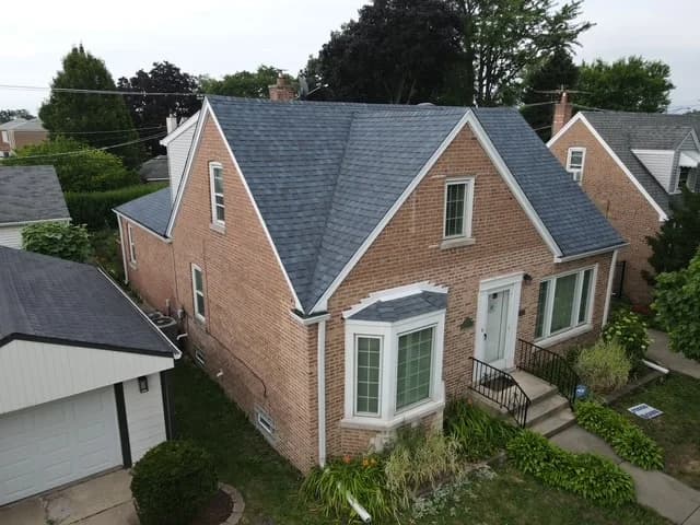 Chicago Asphalt shingle roof on a home