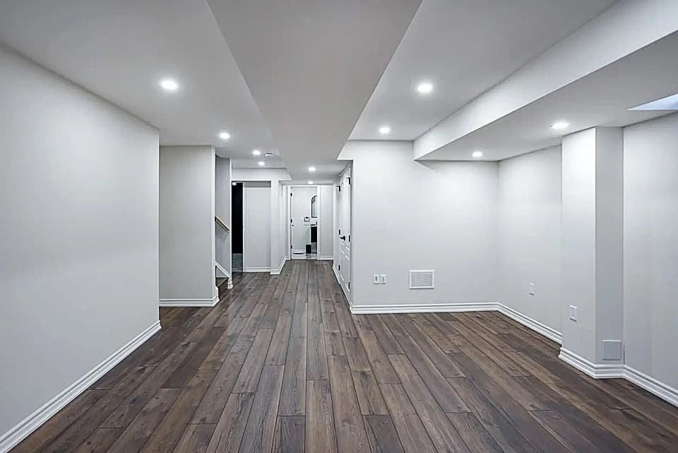 Hardwood Floor Refinishing Contractor near me