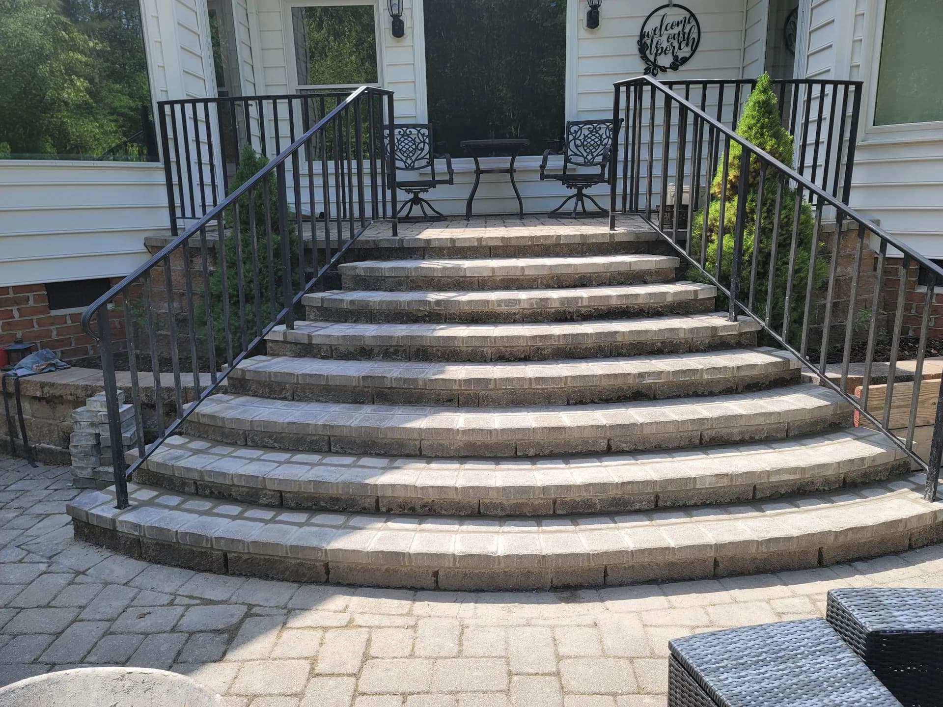 Brick entryway steps by Bagwell & Son Masonry
