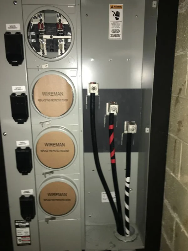 Electrical and pneumatic connectors