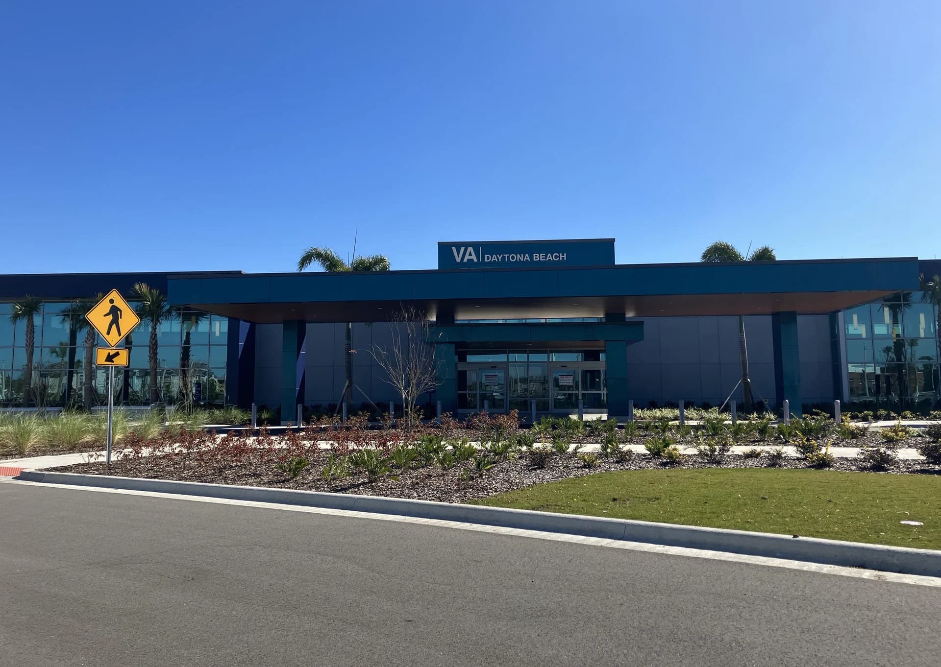 Daytona Beach VA Clinic Exterior