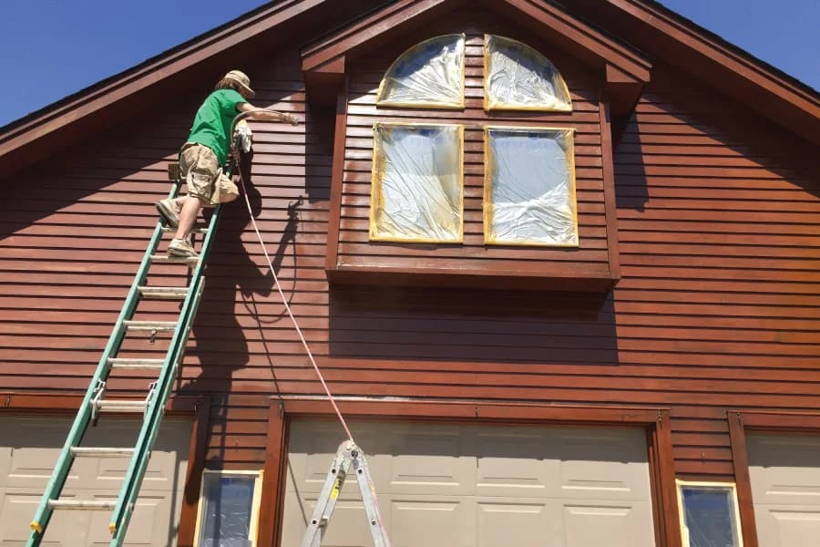 Staining siding in Prior Lake