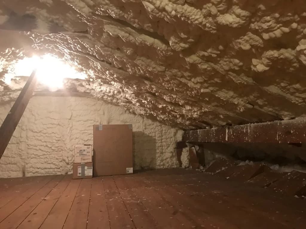 Attic Spray Foam insualtion (2)