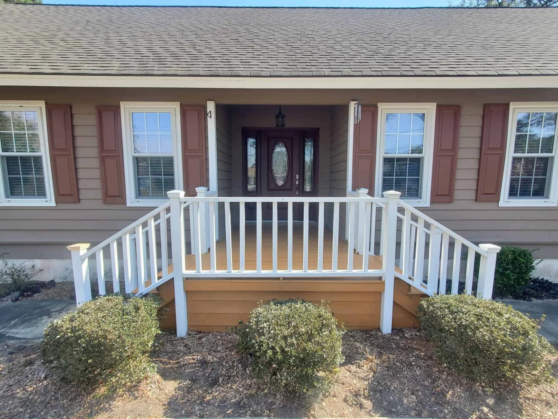 painting exterior trim on house