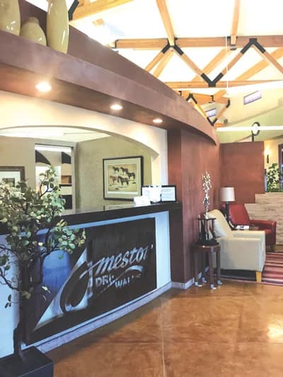 Amestoy – Featuring Modern Wall. A New Re-stucco Division portfolio photo