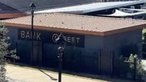 Building with "Bank Street" sign visible.