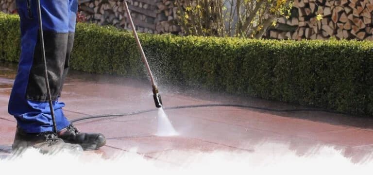Cleaning floor with high pressure water